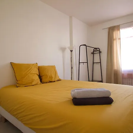 Lakeside 5br 110m2 14 Guests 15min Apartment *