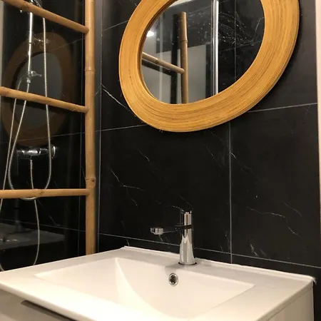 Lakeside 5br 110m2 14 Guests 15min Apartment